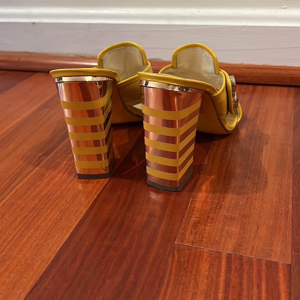 Marc by Marc Jacobs yellow sandal - Picture 3 of 5
